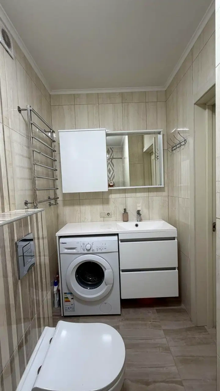 Продаж квартири 1-кімн. 45.9 м² 4/11 пов.