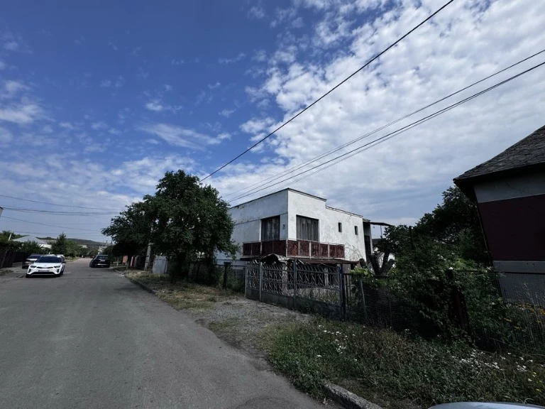 Продам будинок в центрі Ужгорода (від власника)