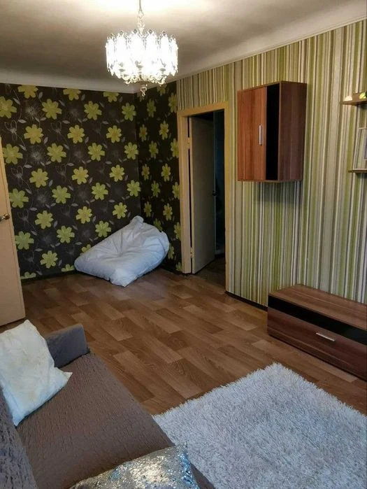 Продам 2-х кімнатну  квартиру у центрі  міста