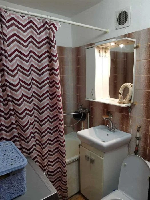 Продам 2-х кімнатну  квартиру у центрі  міста