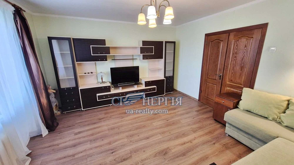 БЕЗ КОМІСІЇ!  3-кім 67м.кв. Феодосійська, 4 метро Деміївська