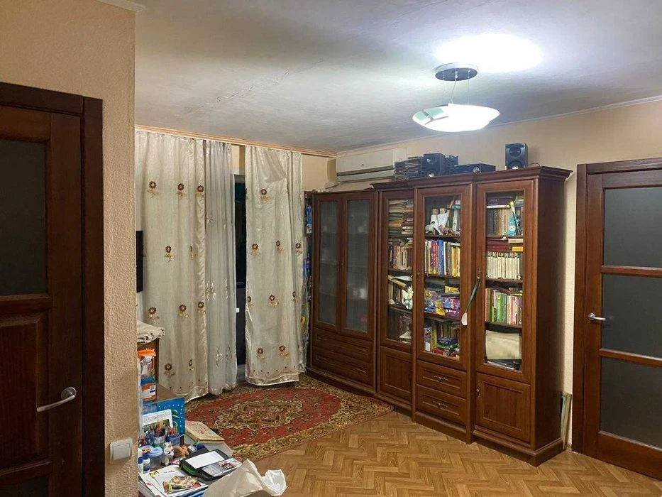 Без комісії! Продаж 3 кімнатна з меблями по вул. Незалежної