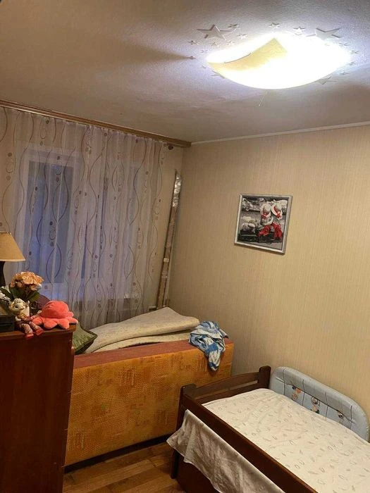 Без комісії! Продаж 3 кімнатна з меблями по вул. Незалежної
