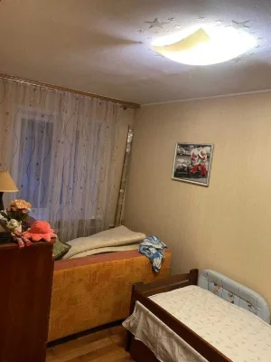 Без комісії! Продаж 3 кімнатна з меблями по вул. Незалежної