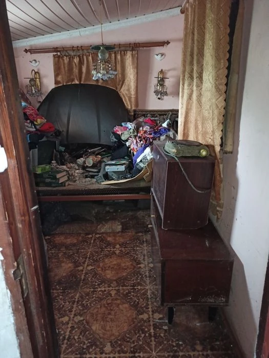 продається двоповерховий будинок