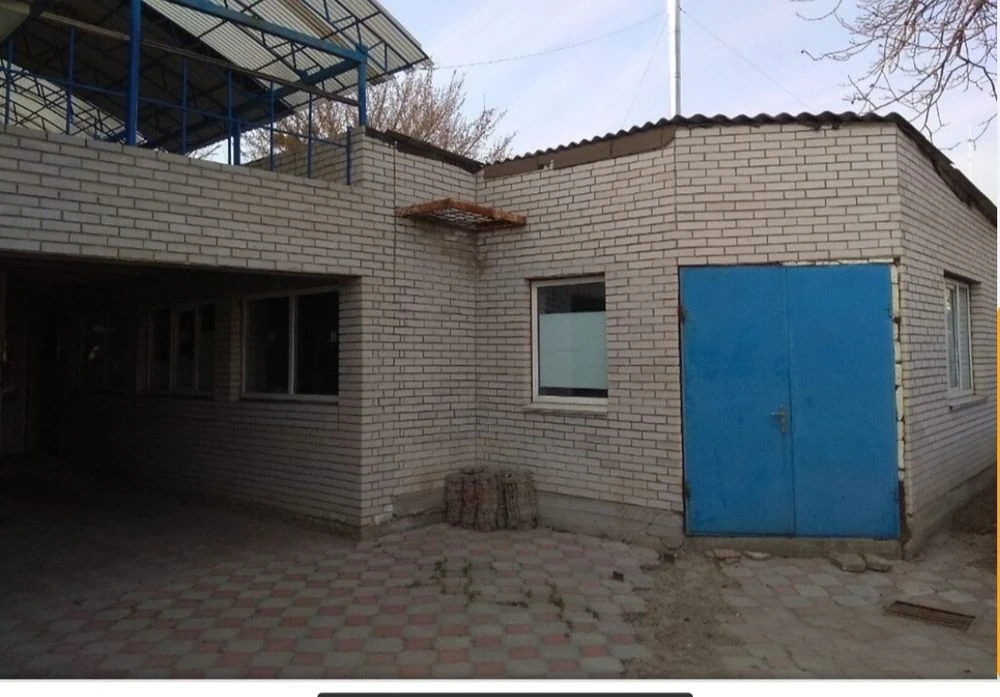 Продам будинок 3 поверхи (під хостел))