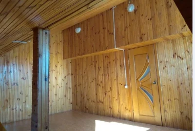 Продам будинок 3 поверхи (під хостел))