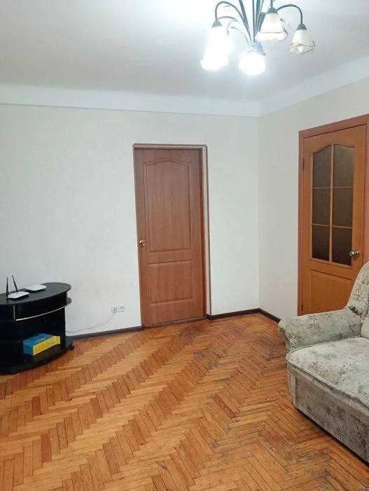 +Продам 2 ком.квартиру ул.Гоголя, 18500 дол. Малый рынок
