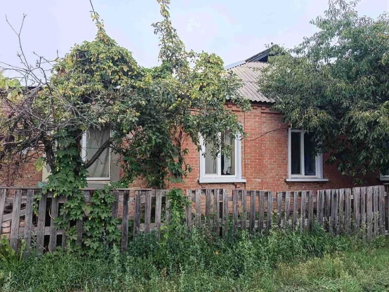 Продається будинок в чудовому місці !
