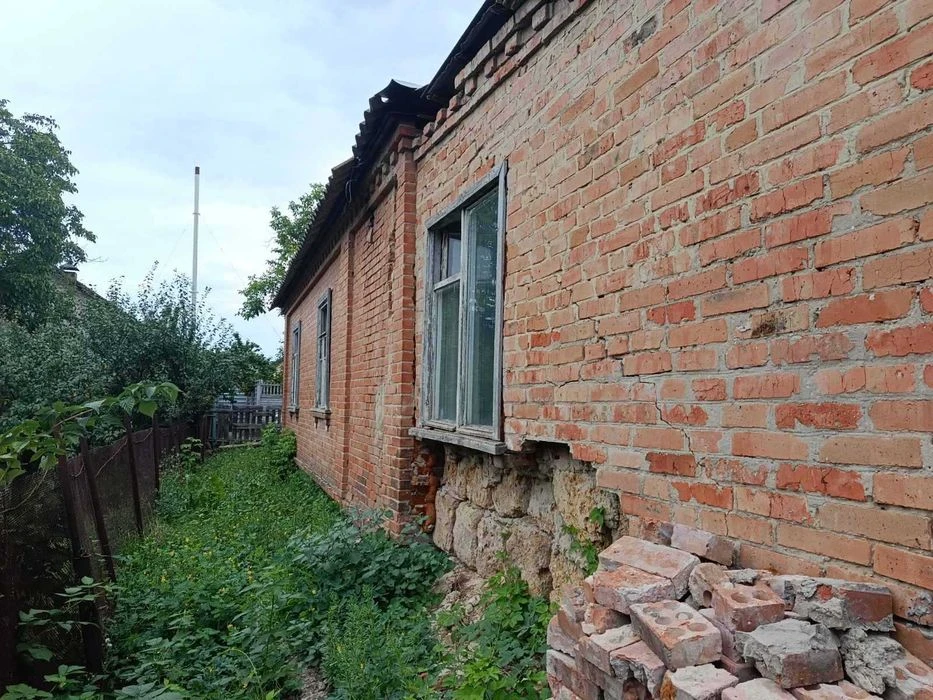 Продається будинок в чудовому місці !