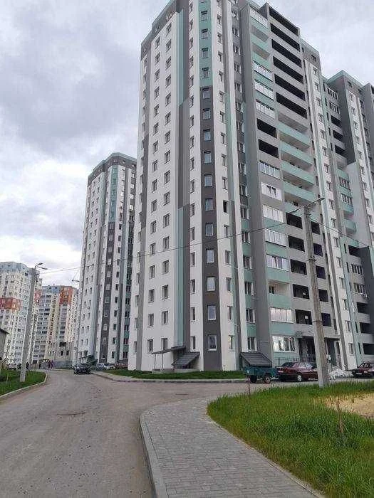 Продаж 1-кімнатної квартири в центрі міста .