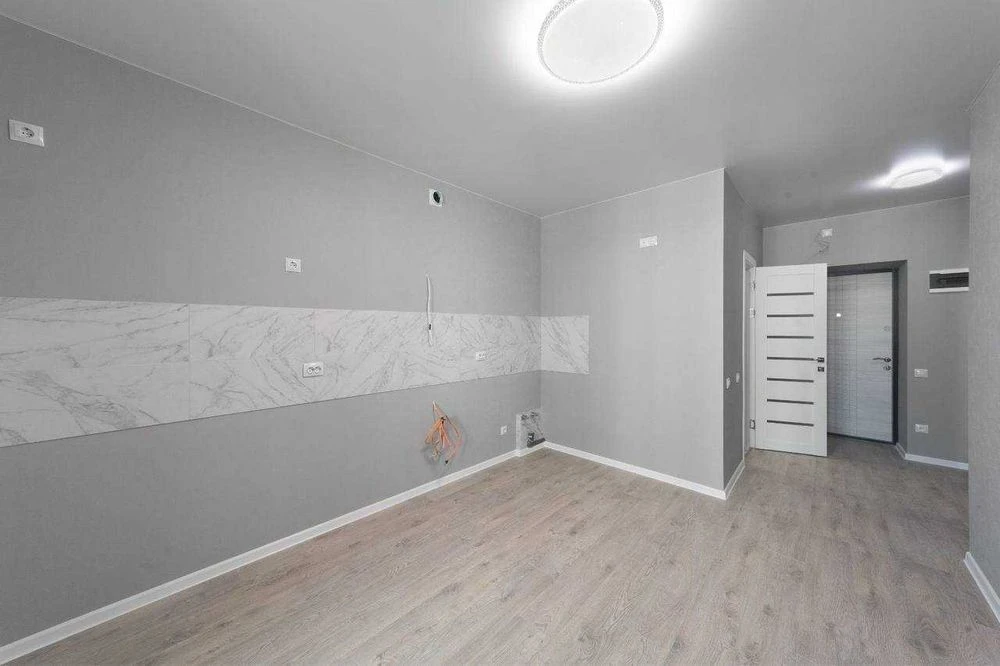 Продаж 1-кімнатної квартири в центрі міста .