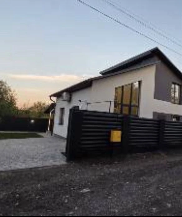 Продаж окремого будинку в 4 км від міста Тернопіль.