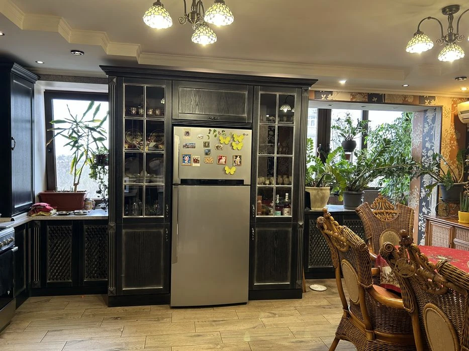 Продается 4 к/ квартира Корабельний р-н