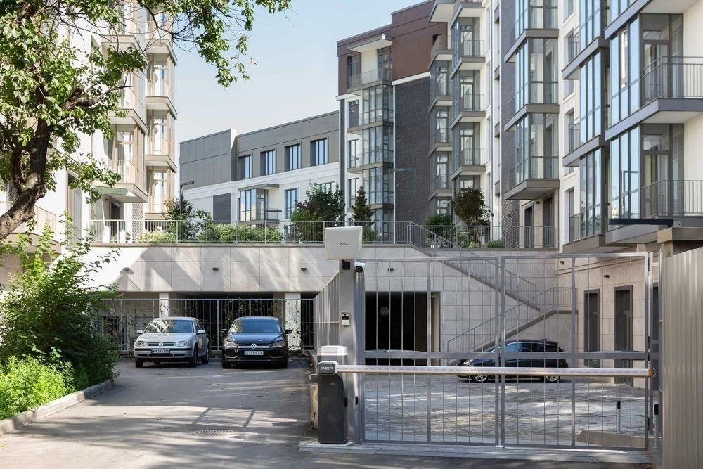 Illinsky House | 1 room 57m² | View of Podil | Clubhouse |