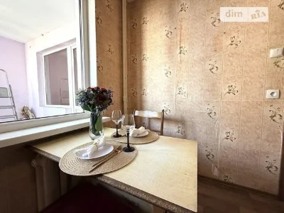 Продаж 3к квартири 84.7 кв. м на вул. Ващенка Григорія 3 • I
