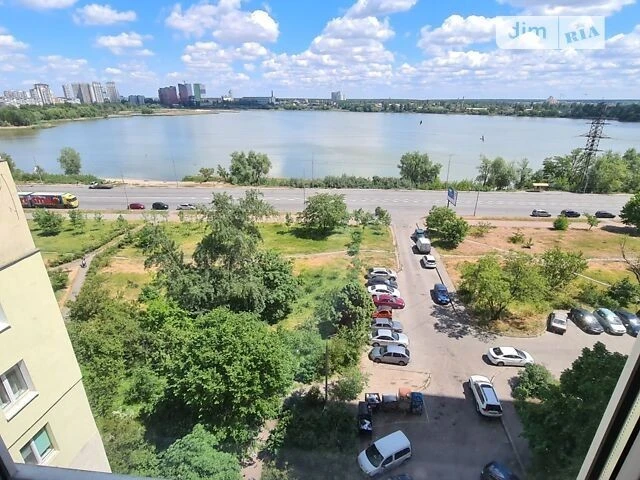 Продаж 3к квартири 75.4 кв. м на вул. Ревуцького 44 • ID 348