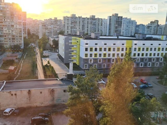 Продаж 3к квартири 75.4 кв. м на вул. Ревуцького 44 • ID 348