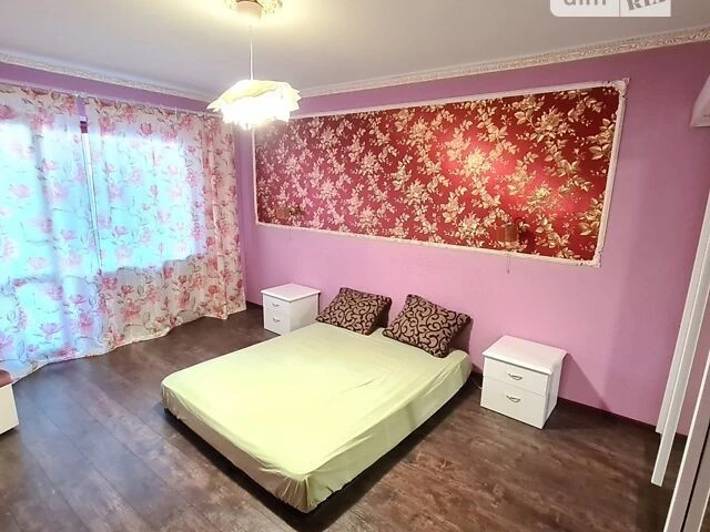 Продаж 3к квартири 75.4 кв. м на вул. Ревуцького 44 • ID 348