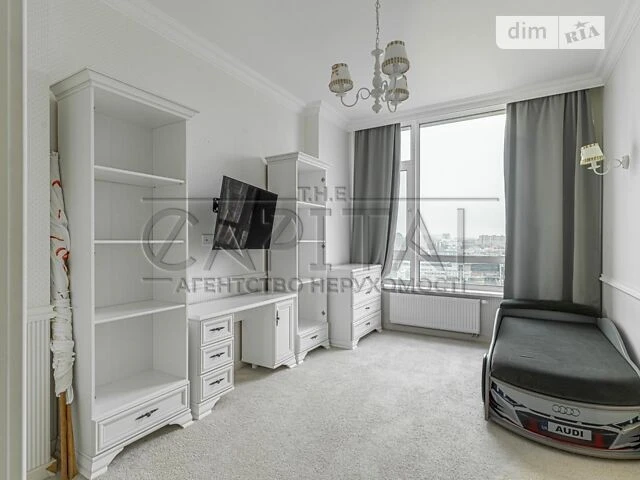 Продаж 4к квартири 106 кв. м на вул. Маккейна Джона 7 • ID 3