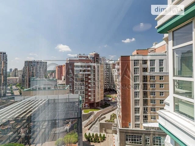 Продаж 2к квартири 100 кв. м на вул. Василя Тютюнника 14/55
