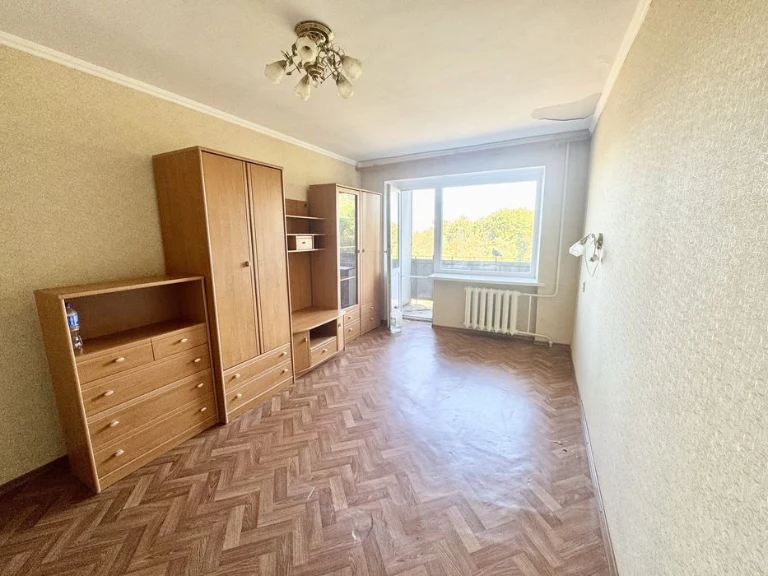 Продам однокімнатну квартиру. ЮТЗ.Театральна.