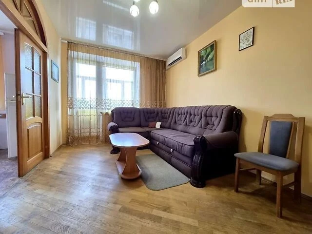 Довготривала оренда 3к квартири на вул. Мала Житомирська 10