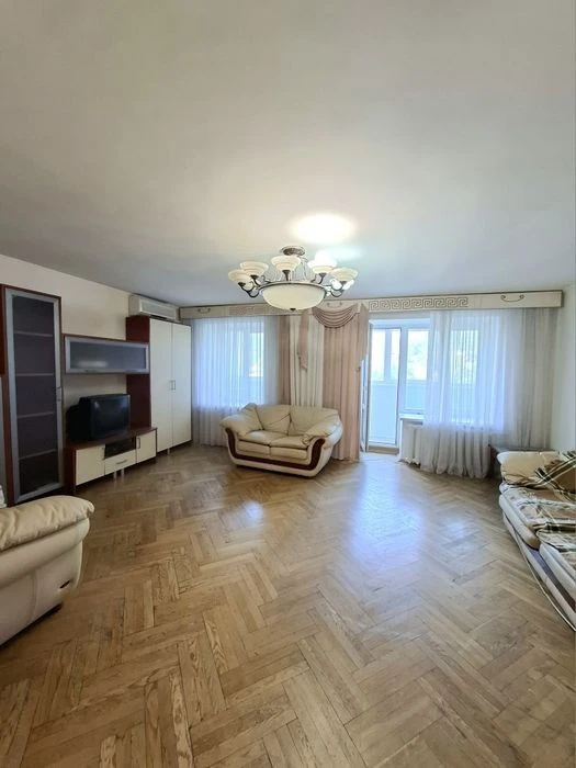 4-room apartment Borshchagovska 145 Two apartments on
