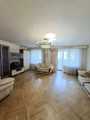 4-room apartment Borshchagovska 145 Two apartments on