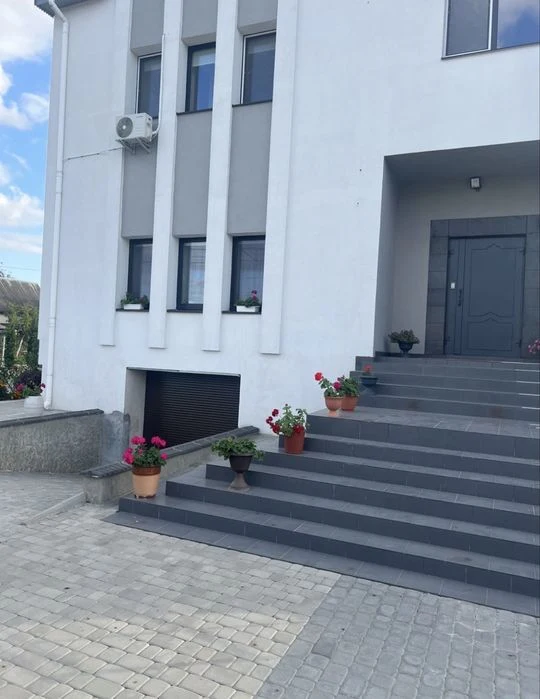 Власник. Будинок клубного типу. Квартира + Гараж.