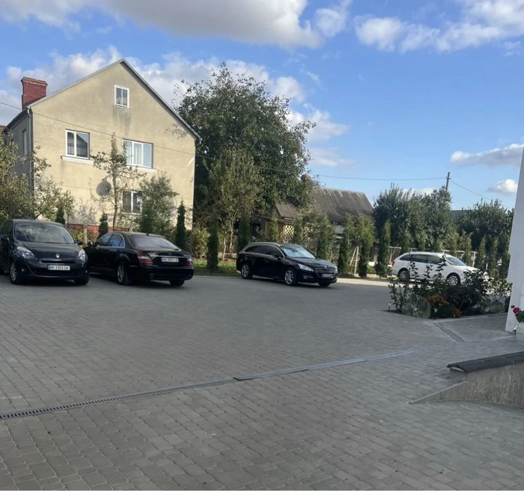 Власник. Будинок клубного типу. Квартира + Гараж.