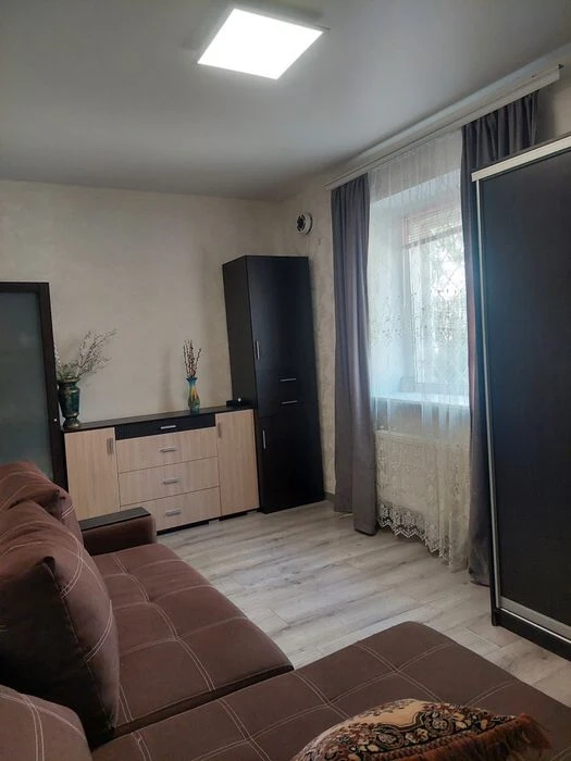 Продам 2к квартиру  1 поверх район Здибанки.