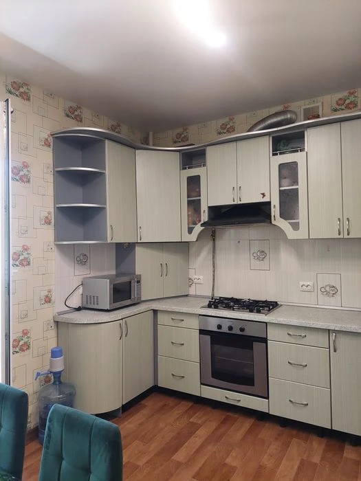 Продам 2к квартиру  1 поверх район Здибанки.