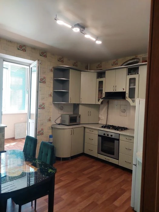 Продам 2к квартиру  1 поверх район Здибанки.