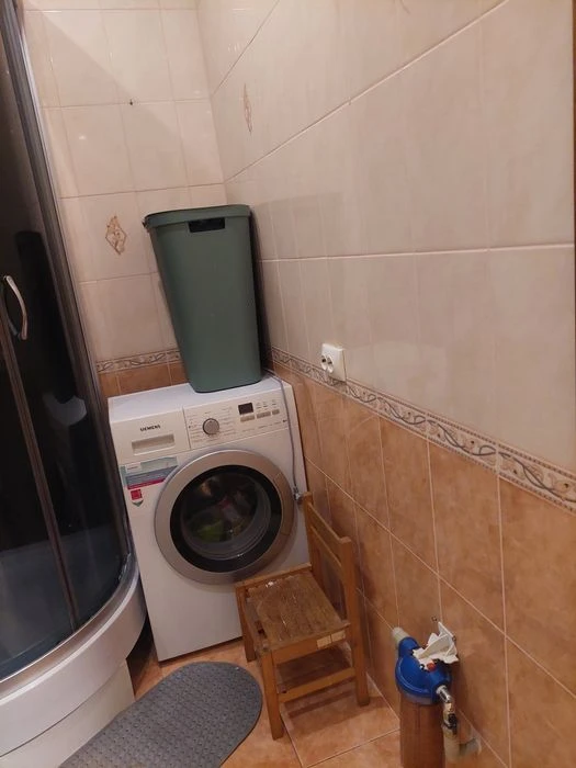 Продам 2к квартиру  1 поверх район Здибанки.
