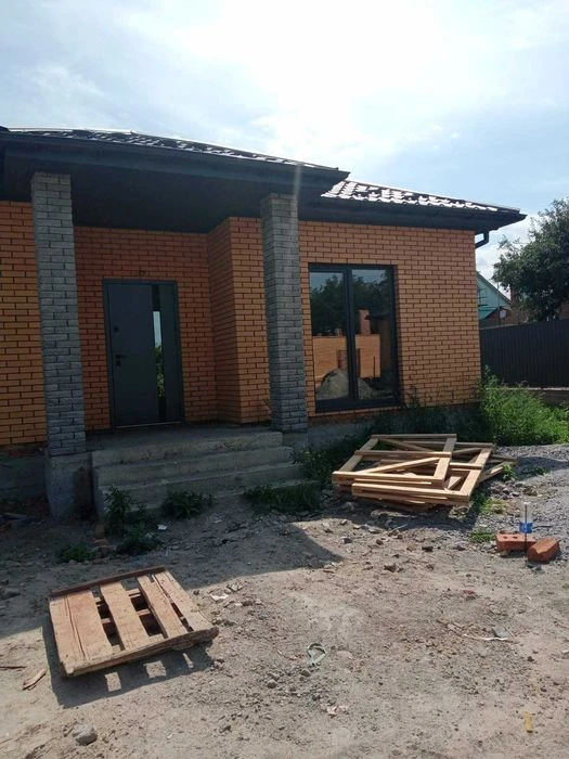 Продам одноповерховий чистовий будинок на БУЧМАХ!