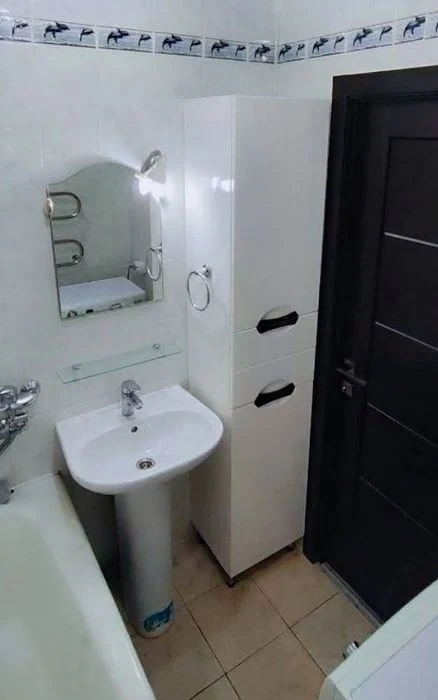 продається 2х кімнатна квартира в центрі АВТОНОМНЕ ОПАЛЕННЯ