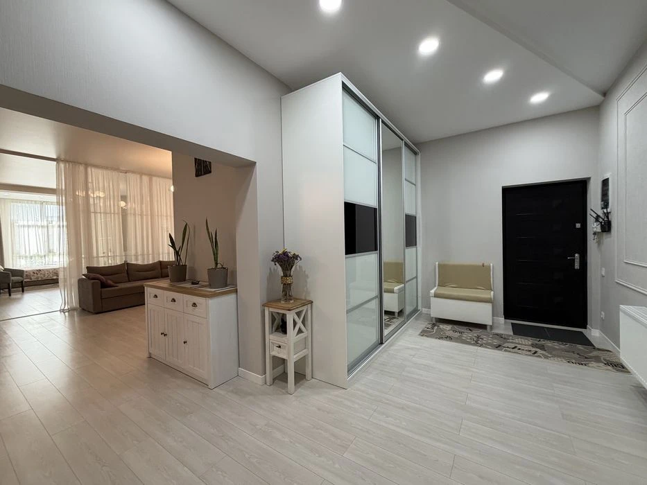3-комнатная квартира 130 м2. Новый ремонт Аркадийский дворец