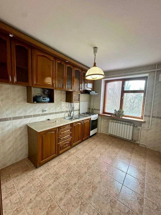 Продам 4 кімнатну квартиру в хорошій локації міста