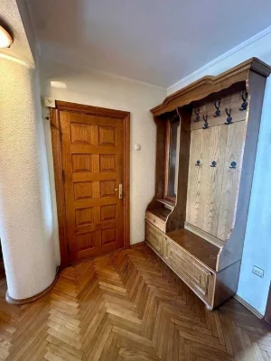 Продам 4 кімнатну квартиру в хорошій локації міста