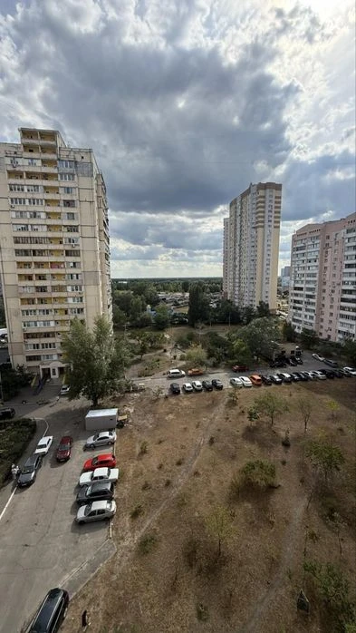 Продам двохкімнатну квартиру, Вишняківська 5, Дарницький.