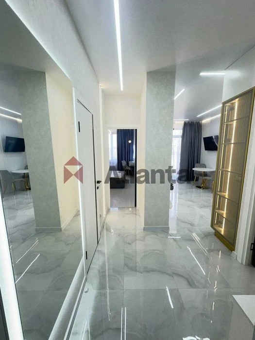 Renovated 1-room apartment with a direct sea view in residential complex Pos