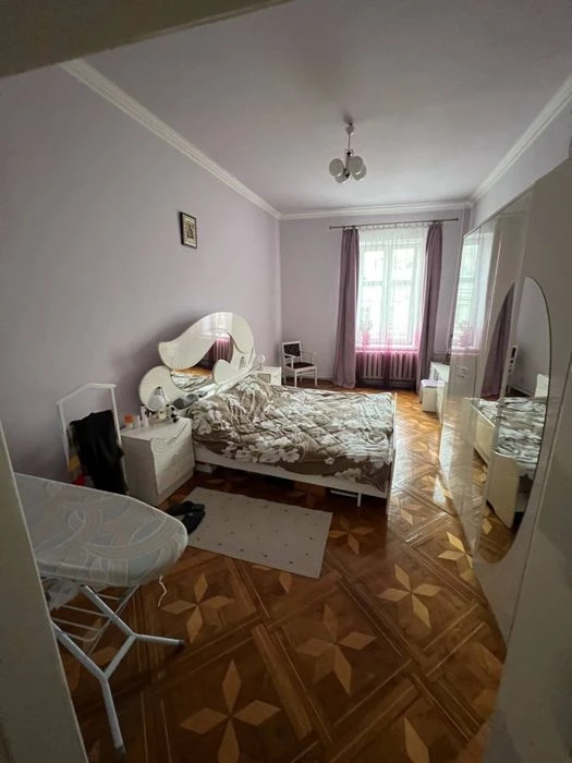 Від ВЛАСНИКА! Продаж 3-кімнатної квартири в центрі Львова