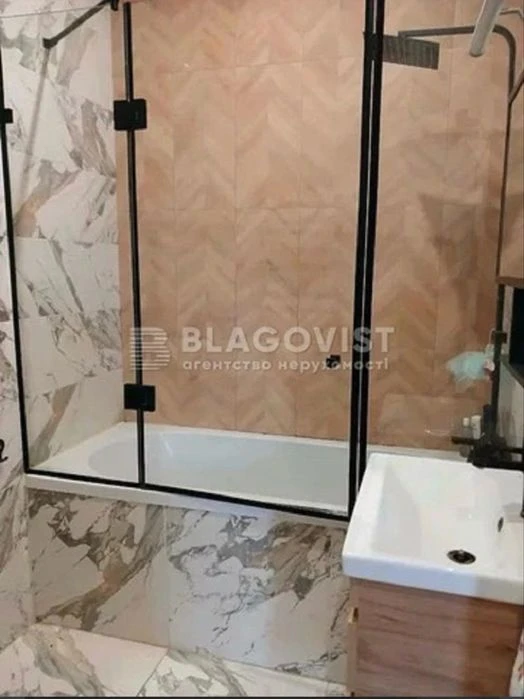 Продаж будинку метро Академмістечко