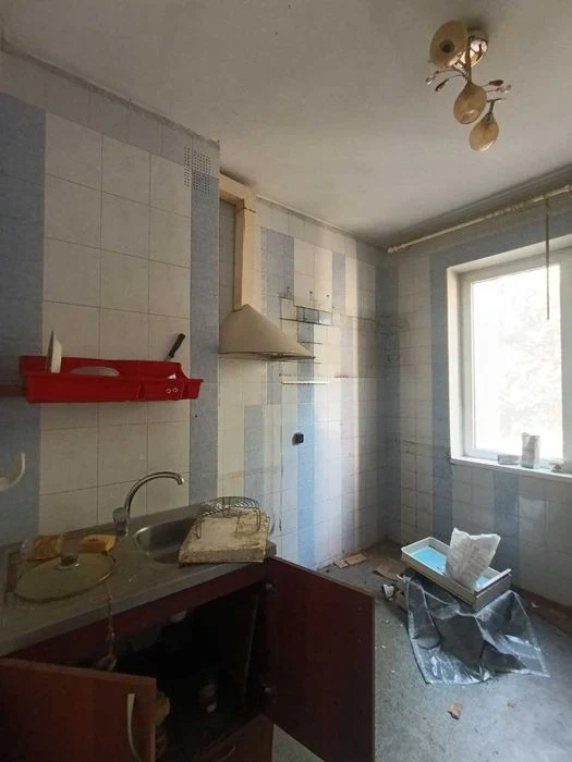 Продам трехкомнатную квартиру на Семена Палия.