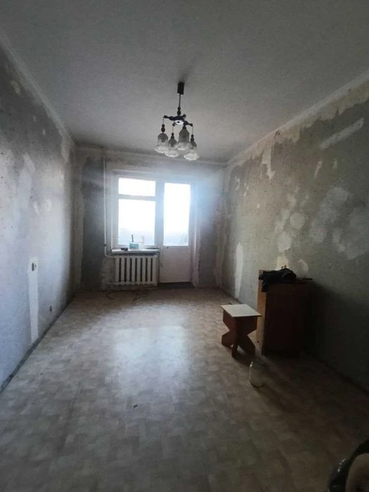 Продам трехкомнатную квартиру на Семена Палия.