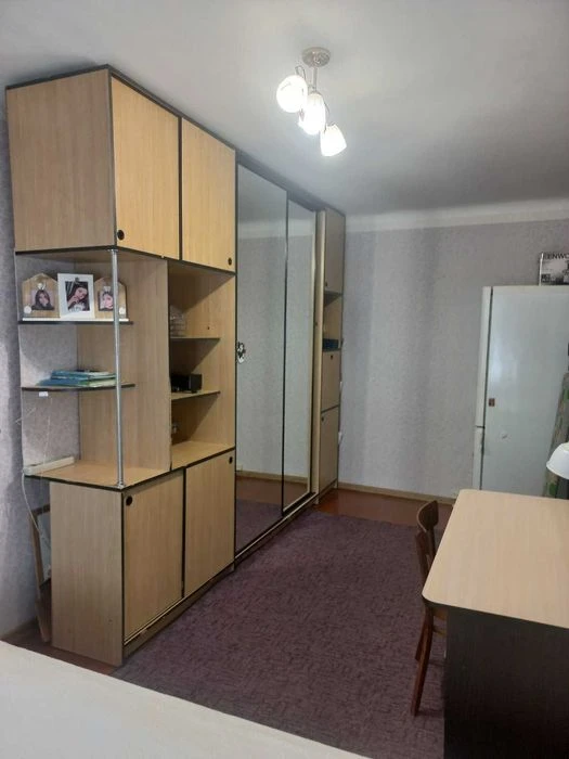Продається 2 кім. квартира на Олексіївці, вул. Клочківська,