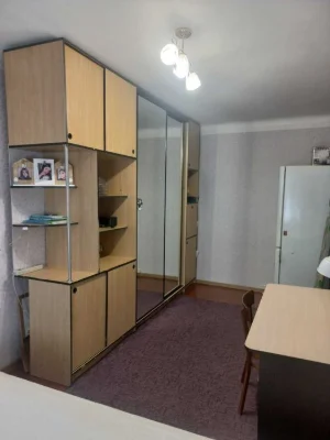 Продається 2 кім. квартира на Олексіївці, вул. Клочківська,