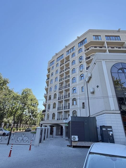 В продаже квартира с новым ремонтом в нескольких минутах от