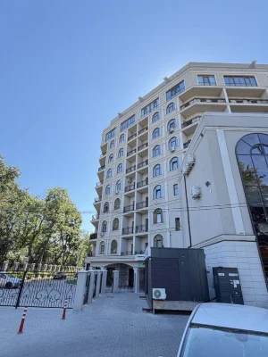 В продаже квартира с новым ремонтом в нескольких минутах от